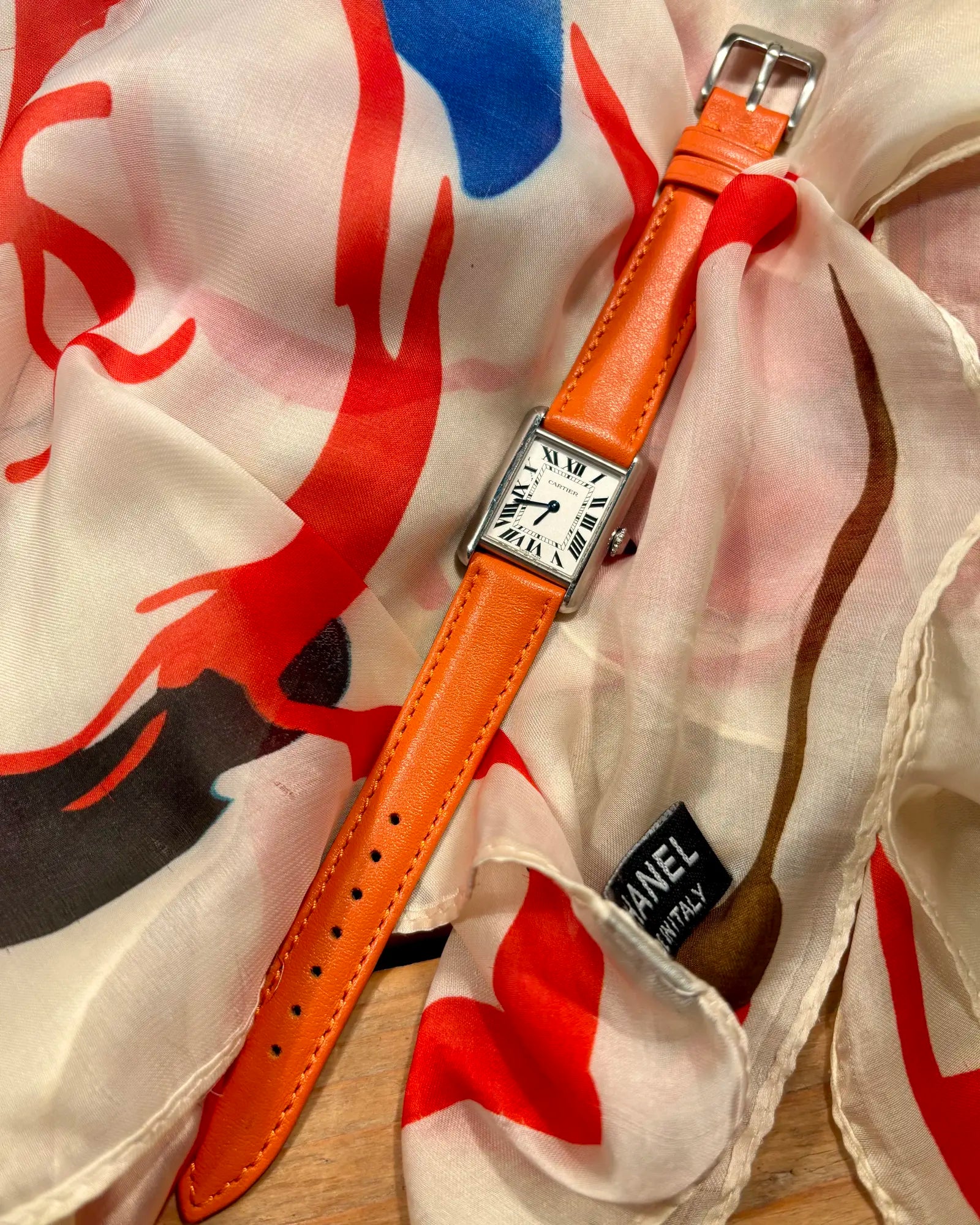 Cartier Tank Must SolarBeat Small mit Kalbsleder Classic „Ecstasy“
