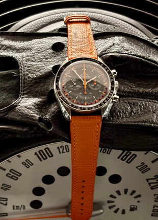 Rindsleder French Style Ecstasy an Omega Speedmaster – Lifestyleaufnahme 2