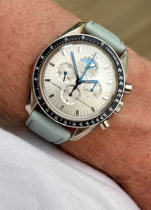 Kalbsleder Classic Fresh an Omega Speedmaster Moonwatch – Lifestyleaufnahme 2