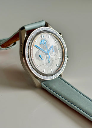 Kalbsleder Classic Fresh an Omega Speedmaster Moonwatch – Lifestyleaufnahme 3