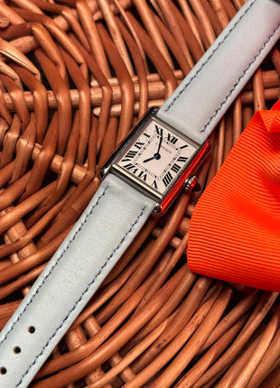 Kalbsleder Classic Fresh an Cartier Tank Must SolarBeat Small – Lifestyleaufnahme