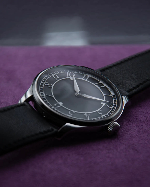 Felipe Pikullik Piece Unique with Novonappa® Calfskin 9 to 5 – profile view