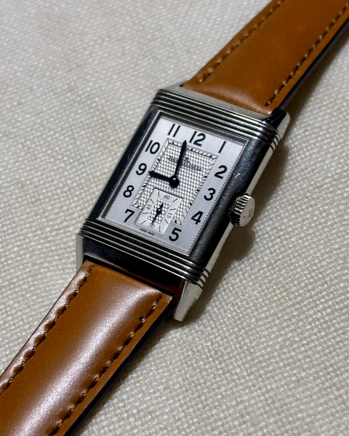 Jaeger-LeCoultre Reverso am Cordovan-Lederarmband „Hey Honey“ in Honigbraun