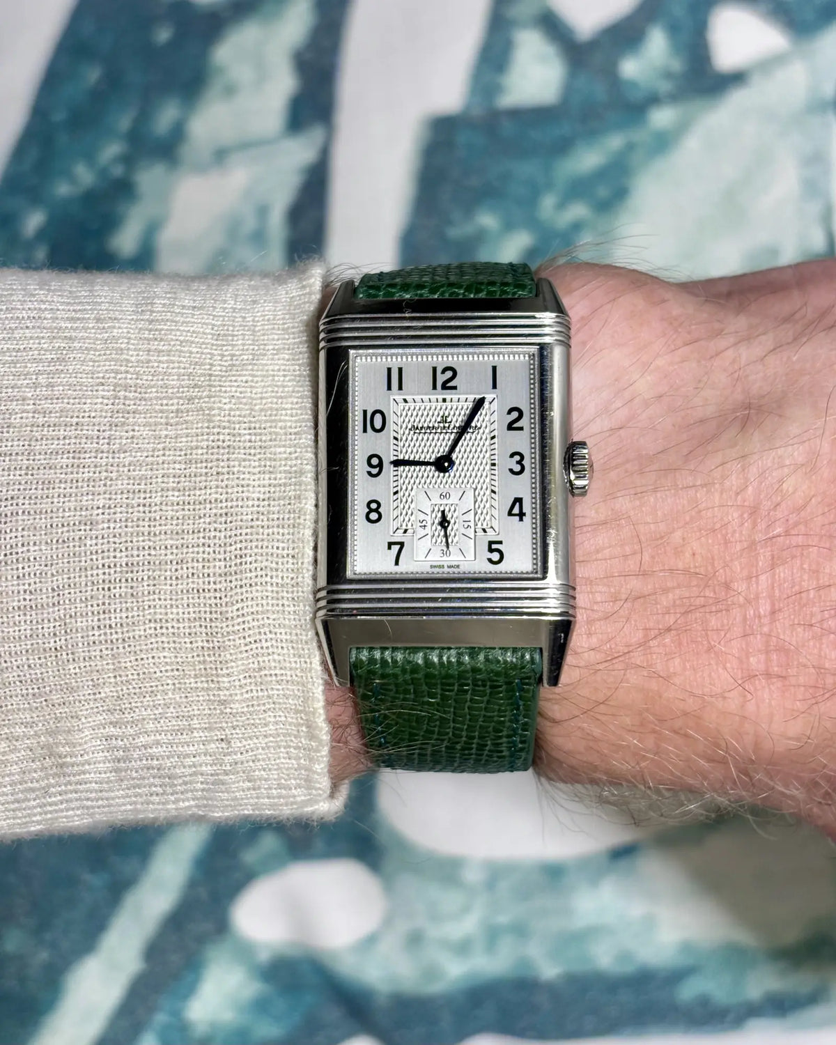 Jaeger-LeCoultre Reverso mit French-Style-Lederarmband „Tiergarten“ am Handgelenk