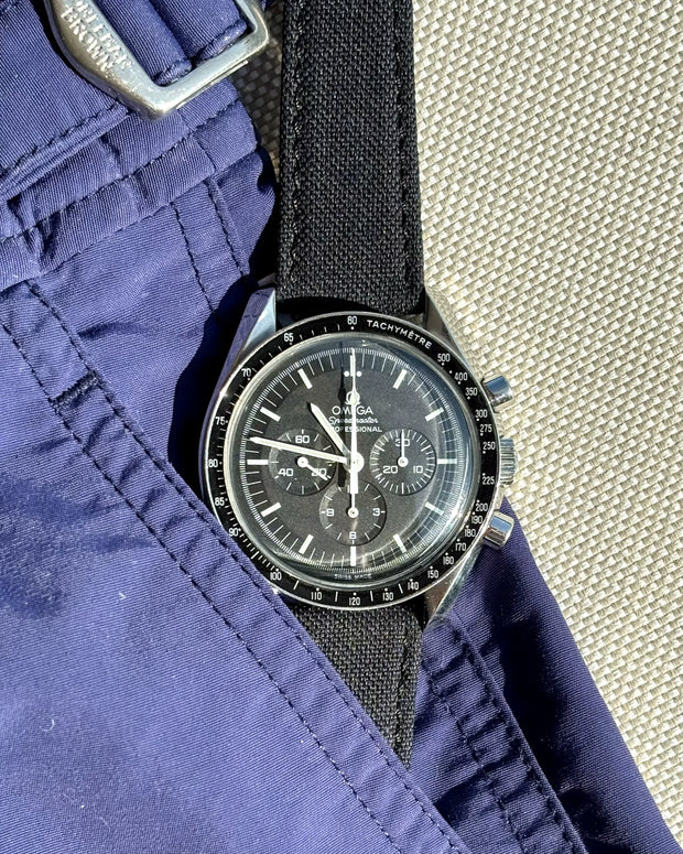 Omega Speedmaster Professional Moonwatch am schwarzen Good-Life-Textilband
