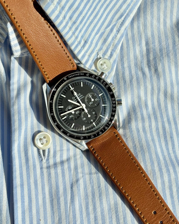 Omega Speedmaster Professional Moonwatch am hellbraunen Kalbslederband Novonappa