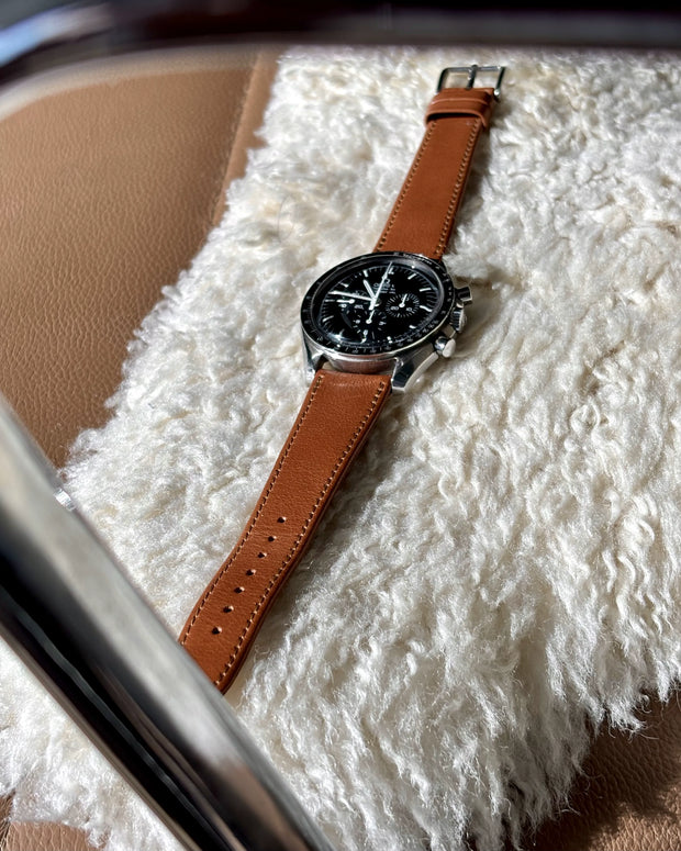 Omega Speedmaster Professional Moonwatch am hellbraunen Novonappa-Band