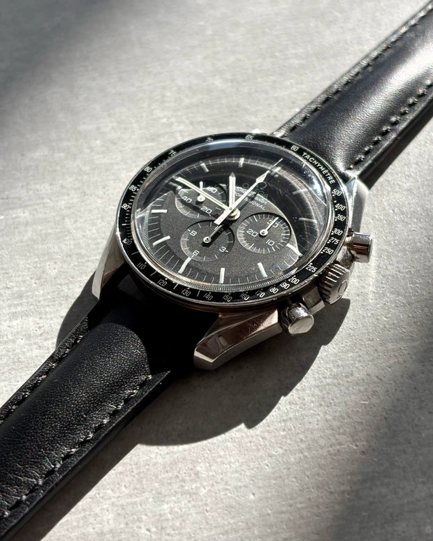 Omega Speedmaster Professional Moonwatch am schwarzen Juchtenlederband